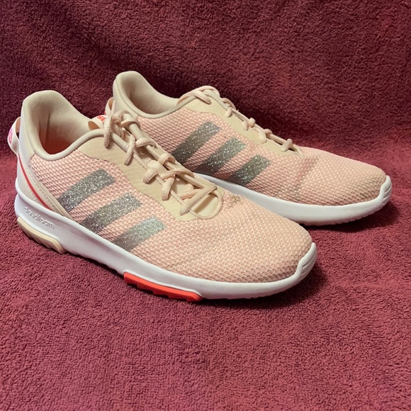 Adidas size 7 - Picture 1 of 2